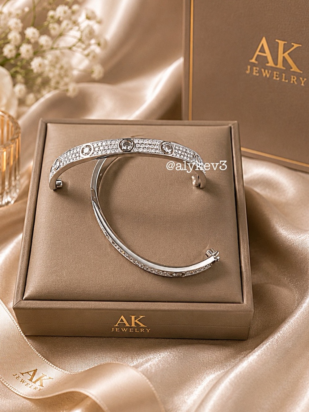 πLUXURIOUS STUNNING White Gold Pave CZ Diamond Style Design Bracelet, Bangle - Picture 3 of 6
